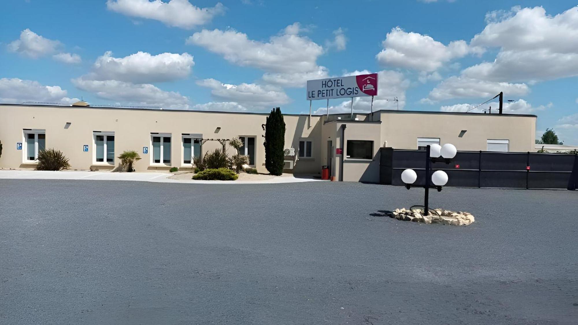 Le Petit Logis Hotel Beaumont-en-Véron Exterior photo